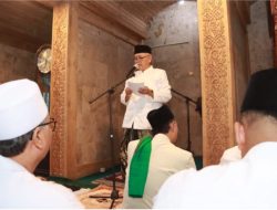 Bupati Dan Wabup Malang Ikuti Sholat Ied di Masjid Baiturahman