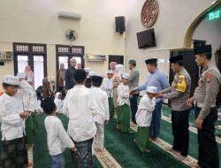 Jum’at Berkah, Polres Malang Santuni Puluhan Anak Yatim Piatu di Masjid Ashumul Muhsinin