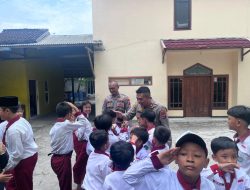 Inovasi Program “Polisi Sahabat Anak”, Kapolsek Sumberpucung Sapa Siswa MI Al-Ihsan Ngebruk Malang
