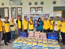 Peduli Korban Bencana Angin Puting Beliung di Desa Sumber Sekar, DPD Golkar Kabupaten Malang Bagikan Ratusan Paket Sembako