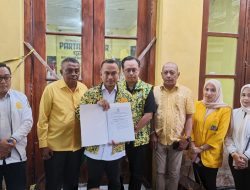 Perseteruan Berakhir, Djoko Prihatin Tunjukkan SK DPD Golkar Kota Malang Periode 2025-2030