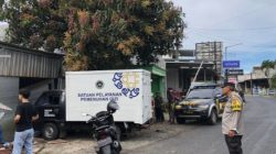 Mobil Pengangkut MBG Alami Kecelakaan Tabrak Tiga Rumah Warga Di Donomulyo