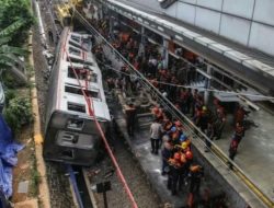 Kecelakaan Kereta Api Argo Bromo Vs KRL Tewaskan 14 Orang dan 84 Korban Luka