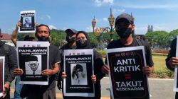 Tak Terima Disebut “Londo Ireng” Ratusan Jurnalis Malang Raya Gelar Demo di Alun-Alun Tugu Balaikota