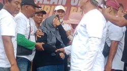 Kaget Dapat Hadiah Umroh dari Anggota DPRD Kabupaten Malang M.Hafidz, Peserta Jalan Sehat Bulupitu Bersatu Peringatan HUT RI ke 81 Pingsan Dipanggung